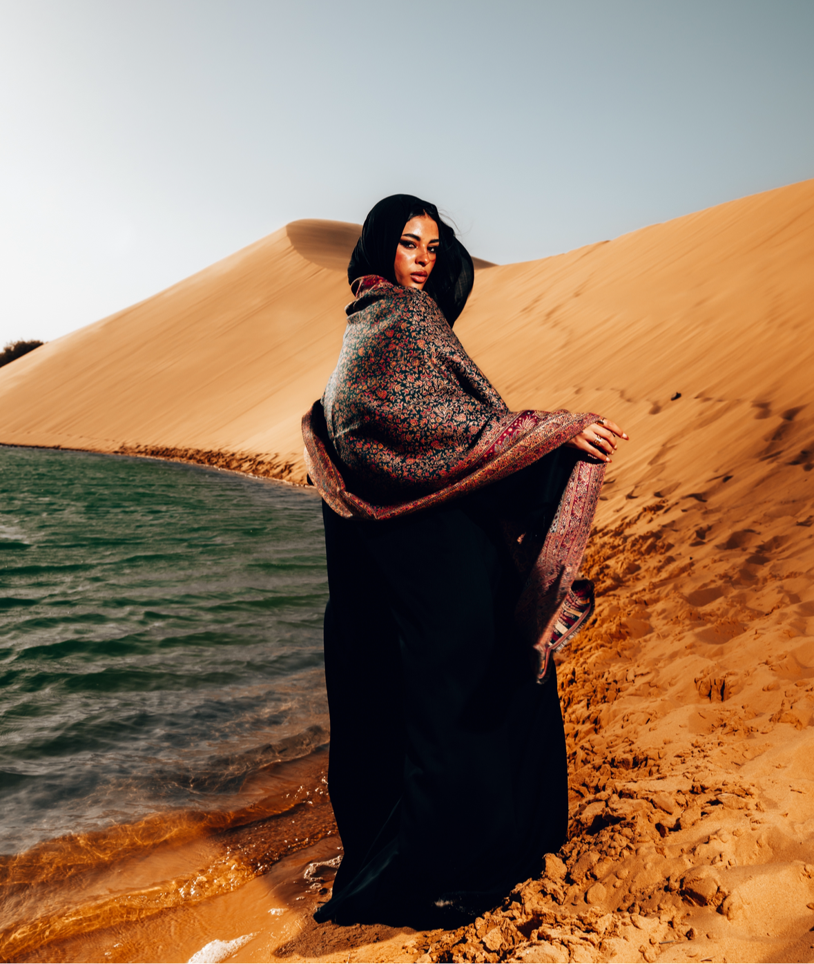 لحاف نسائي مصوف بنقشه فريدة