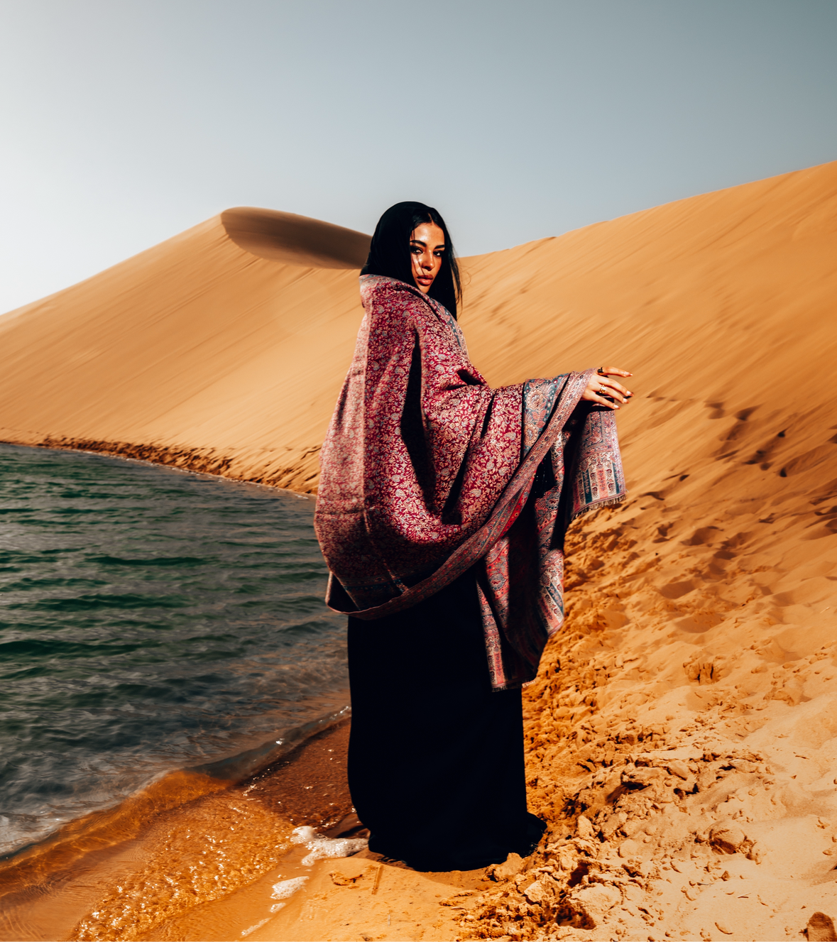لحاف نسائي مصوف بنقشه فريدة