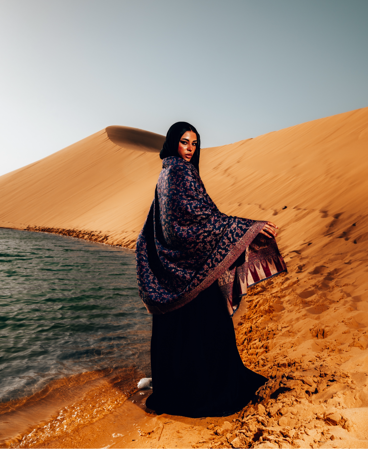 لحاف نسائي مصوف بنقشه فريدة